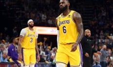 华体会网页版入口-NBA赛场再掀热潮，湖人队实力强劲壮胆挑战的简单介绍