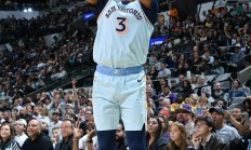 华体会官网app-湖人豪取连胜，詹姆斯砍下三双数据