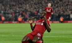 华体会官网-斯图加特客场遭遇惨败，积分榜跌至榜尾