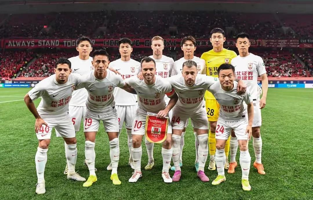 关于长春亚泰战胜河北华夏幸福，实现保级目标的信息