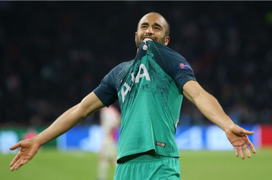 阿贾克斯小胜，成功逆转晋级