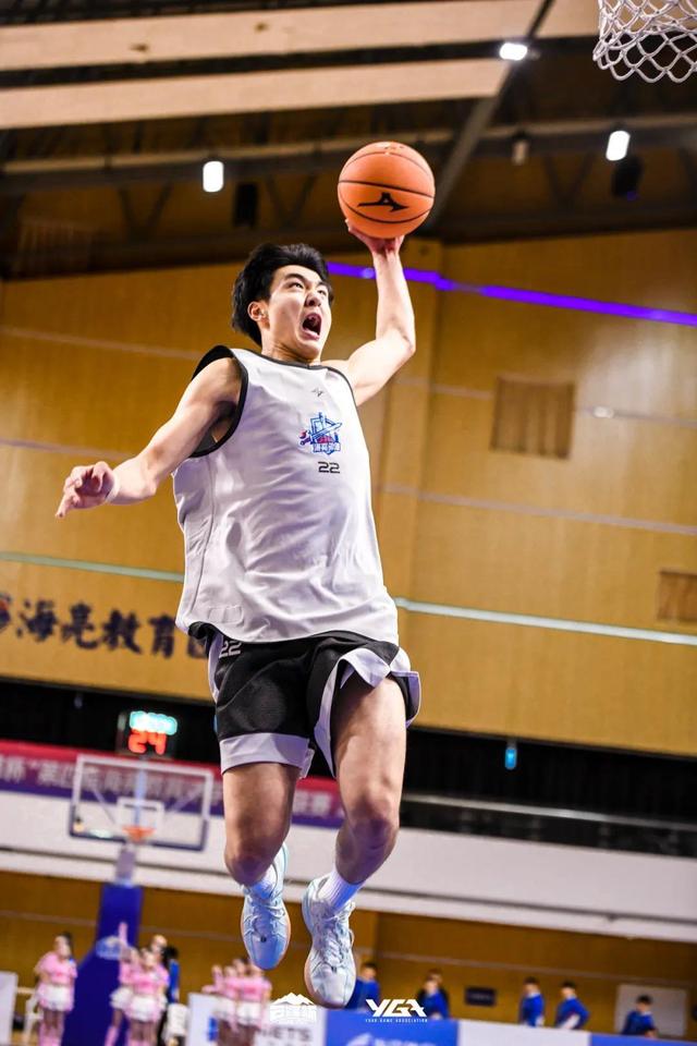 真正的篮球狂欢,比赛现场掌声雷动的简单介绍 真正的篮球狂欢,比赛现场掌声雷动的简单介绍