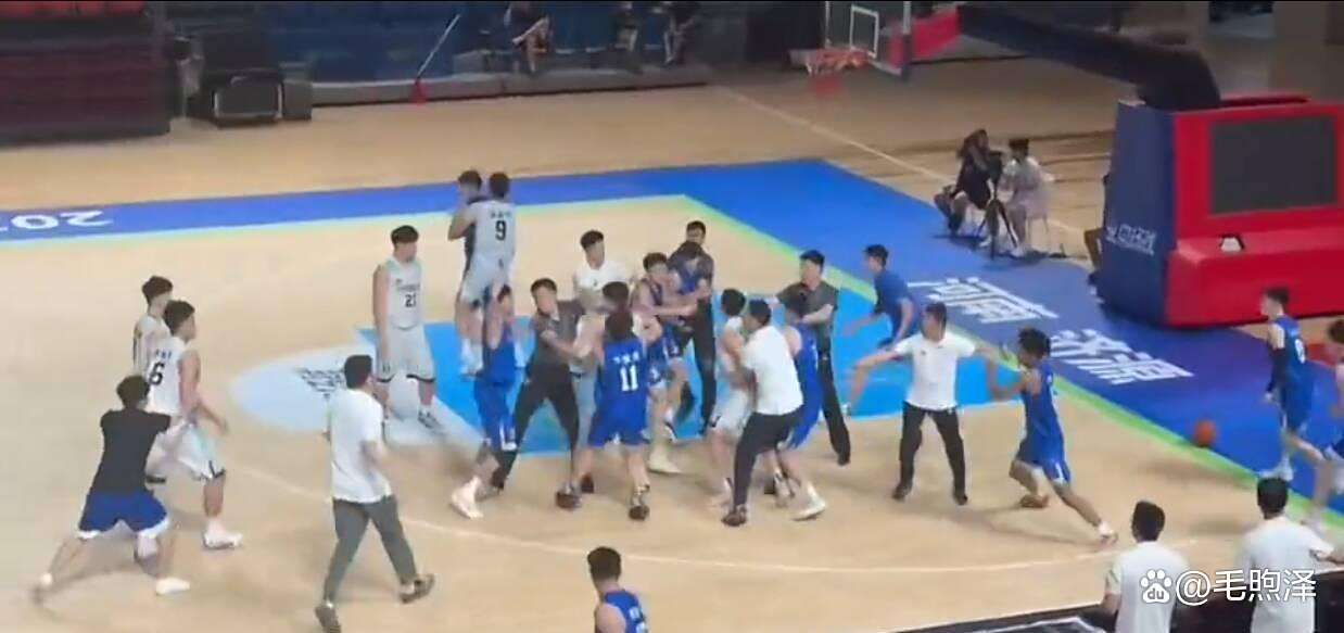 真正的篮球狂欢,比赛现场掌声雷动的简单介绍 真正的篮球狂欢,比赛现场掌声雷动的简单介绍