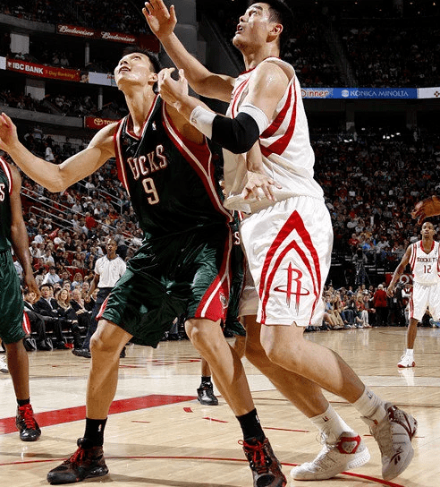 美洲篮球联赛混战不休,强弱对决激烈 美洲篮球联赛混战不休,强弱对决激烈