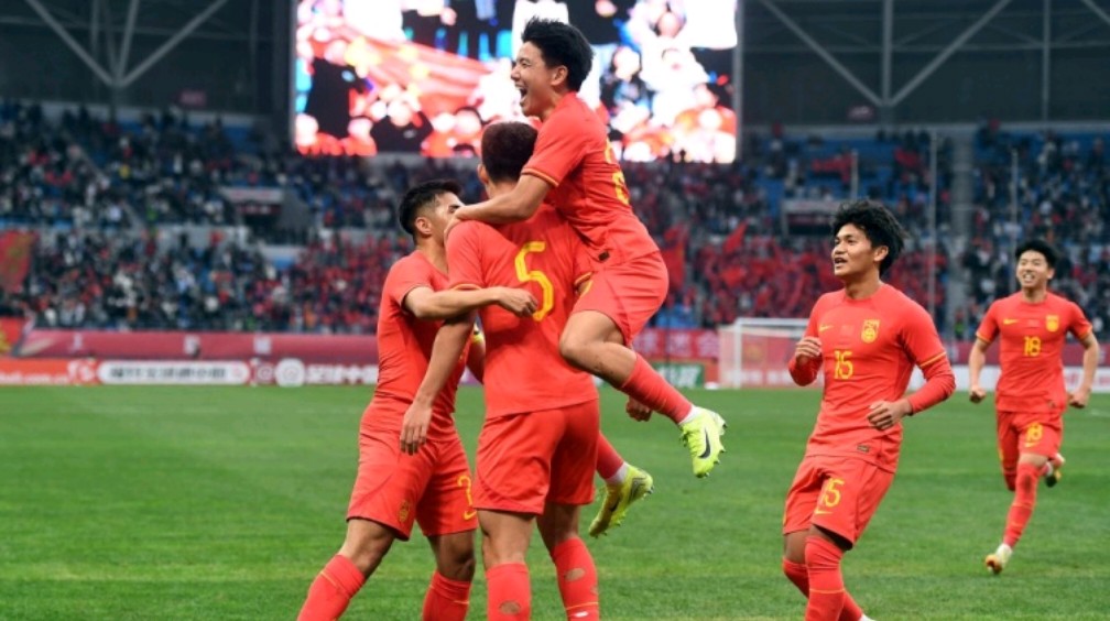 足球赛场上将上演令人激动的对抗 足球赛场上将上演令人激动的对抗