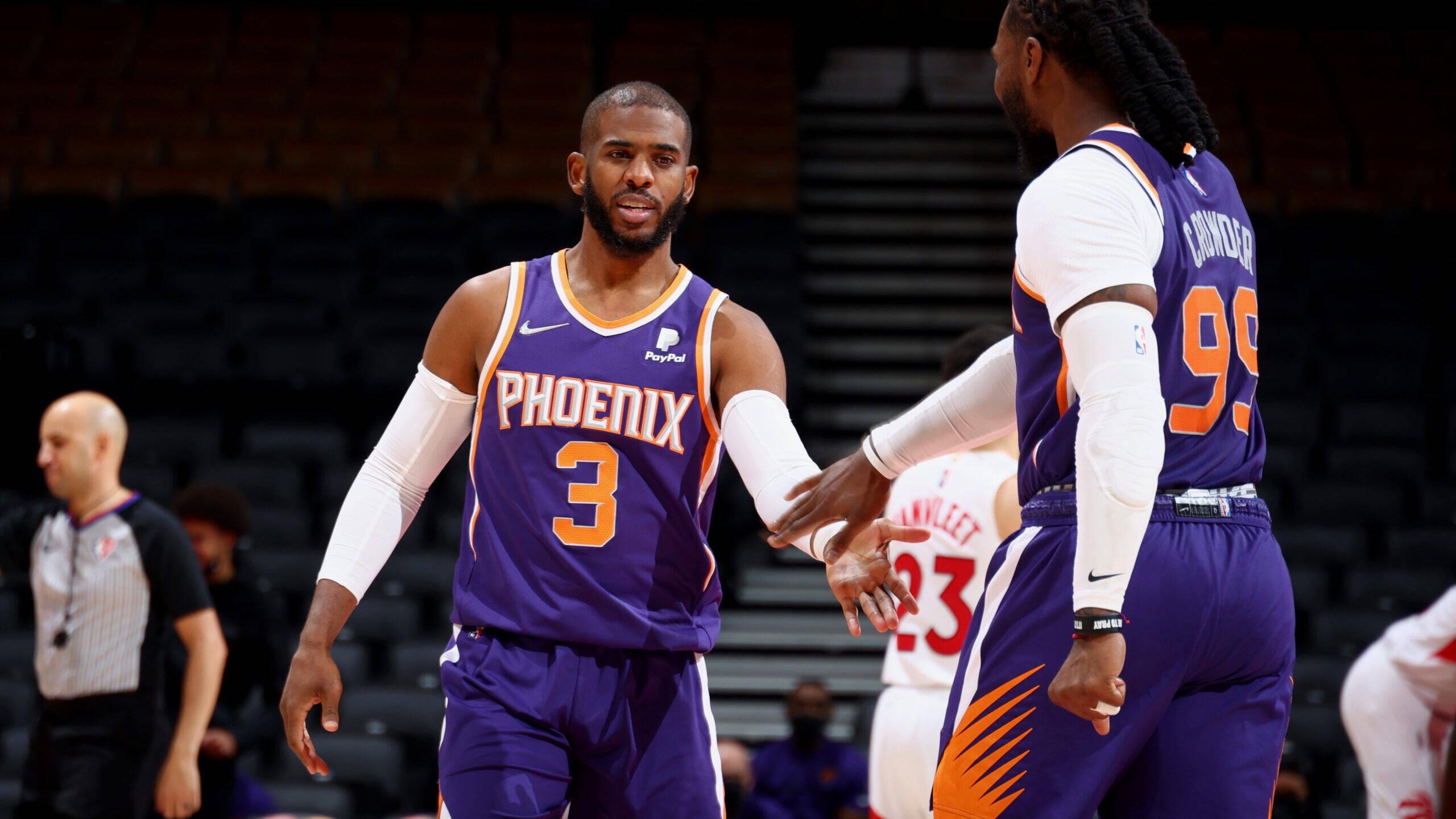 包含灰熊队全员发挥出色，取得关键胜利的词条