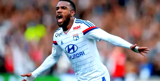 里昂主场战胜南特，继续保持不败